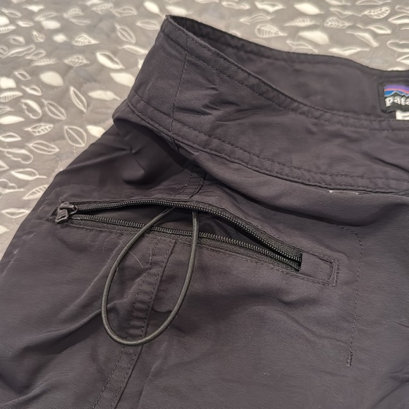 PATAGONIA men’s black swim trunks, size 34 - Picture 4 of 8